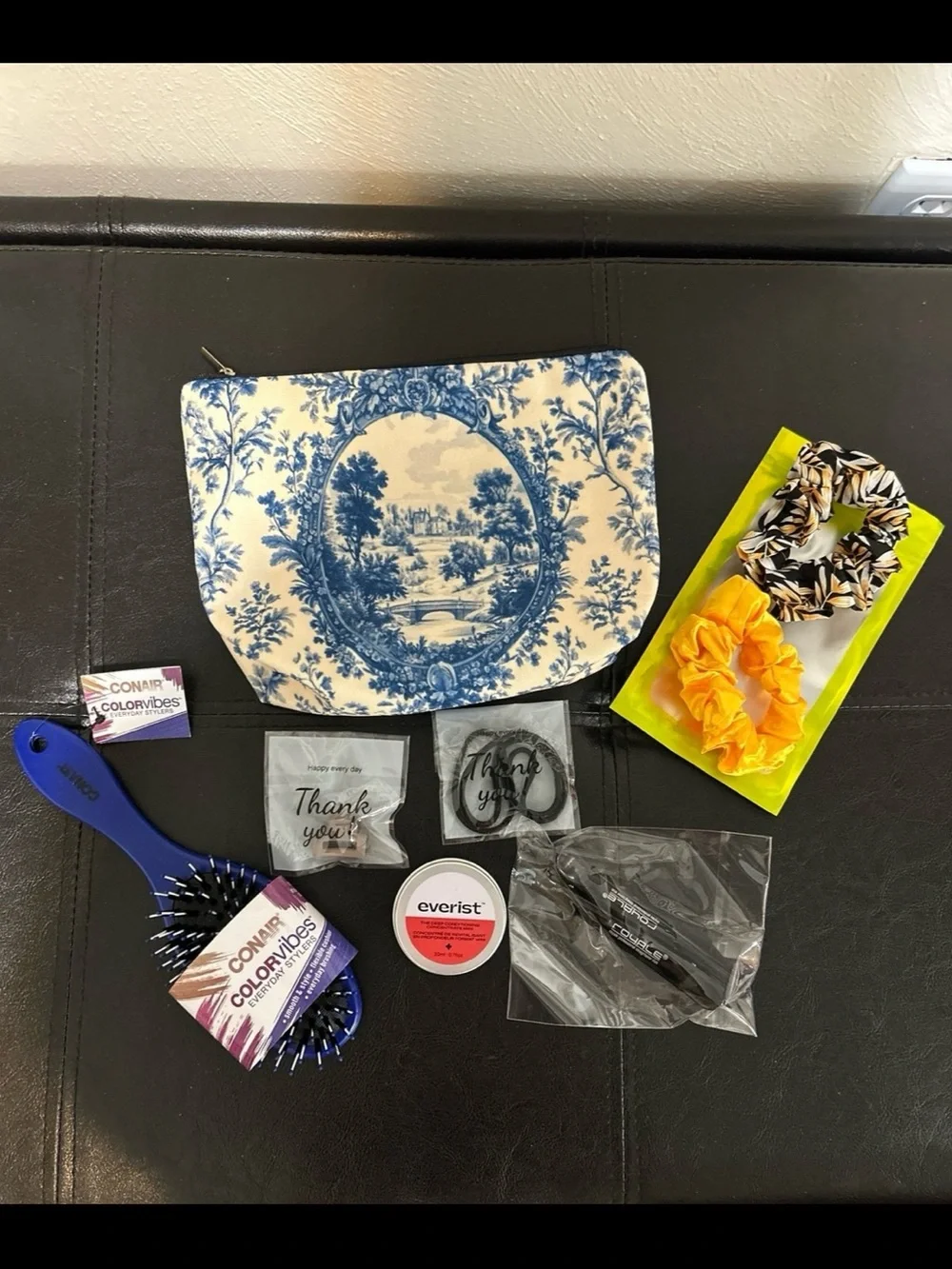NWT Hair care bundle in a Blue and White Toile Cosmetic Pouch - Picture 1 of 9